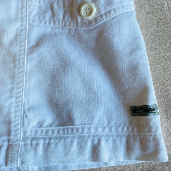 Greys Anatomy Women’s 3-Button Long Sleeve White Lab Coat Scrub Top Size Size S - Picture 8 of 15